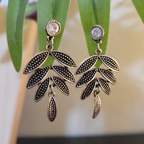 EXPRESS Earrings - Picture 4 of 4